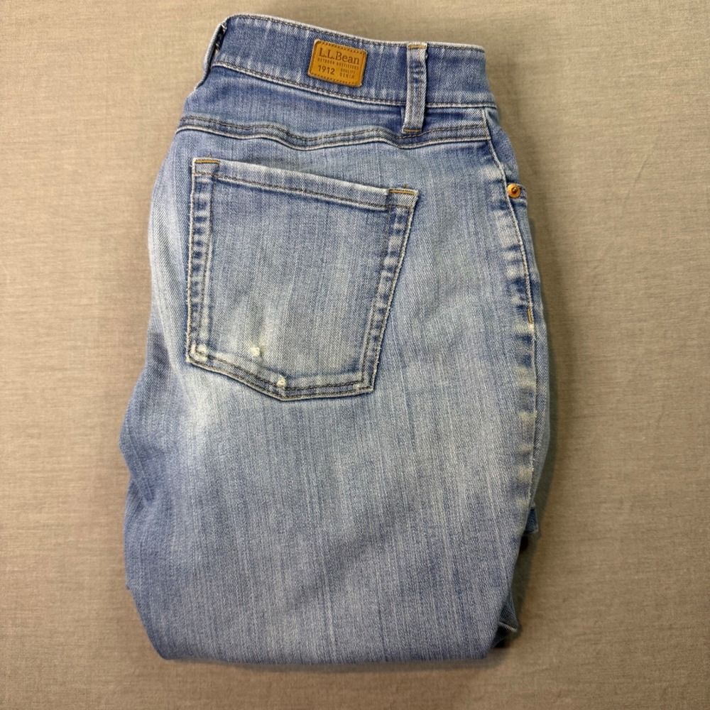 L.L. Bean Straight Leg Jeans Womens 6 Light Blue Good BeanFlex Favorite Fit